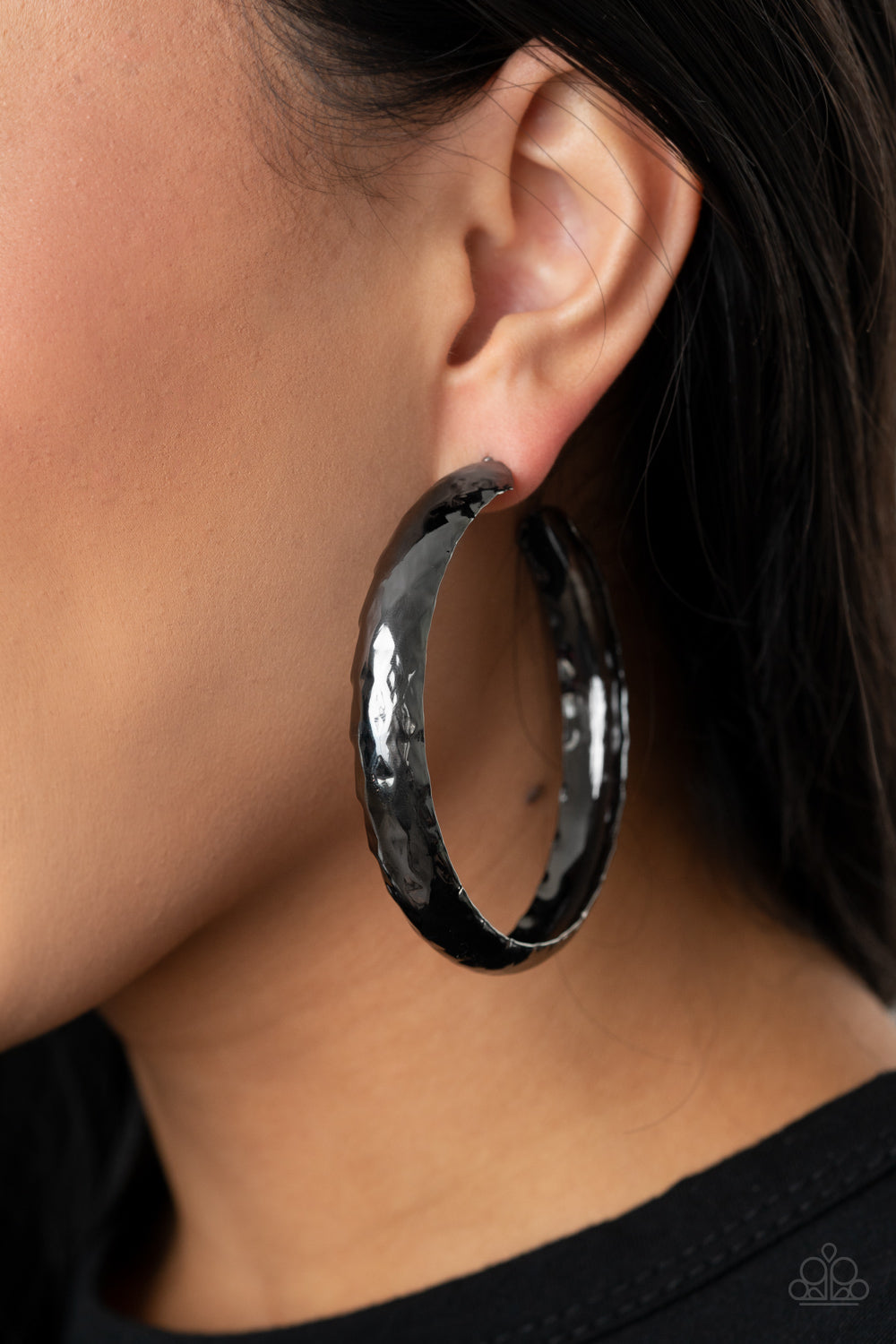 Paparazzi Check Out These Curves - Black Earrings - Pusher P