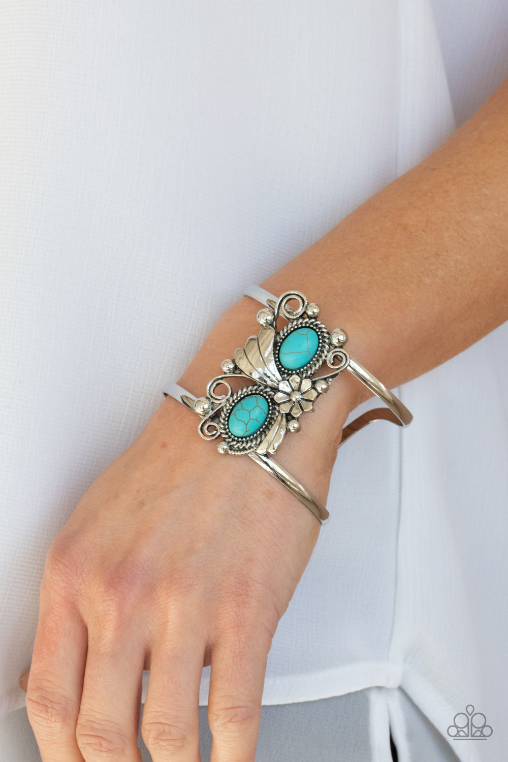 Paparazzi Mojave Flower Girl - Blue Bracelet - Pusher P
