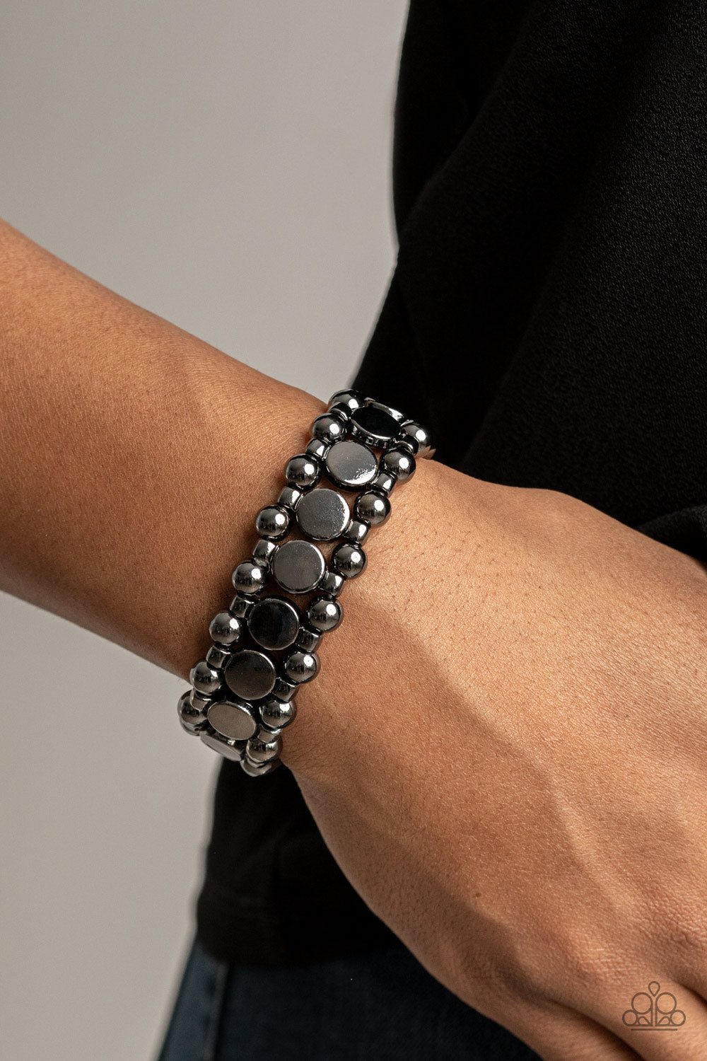 Paparazzi Metro Magnetism - Black Bracelet - Pusher P