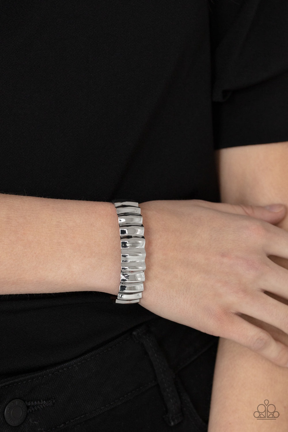 Paparazzi Across The HEIR-Waves - Silver Bracelet - Pusher P