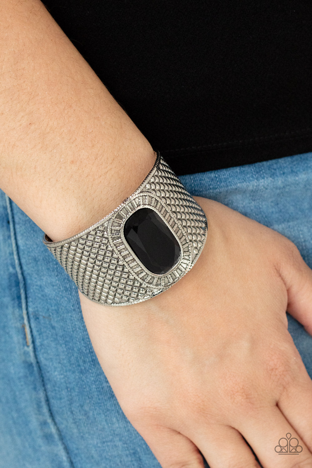 Paparazzi Poshly Pharaoh - Black Bracelet - Pusher P