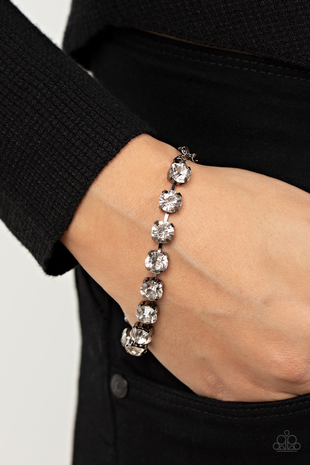 Paparazzi A-Lister Afterglow - Black Bracelet - Pusher P