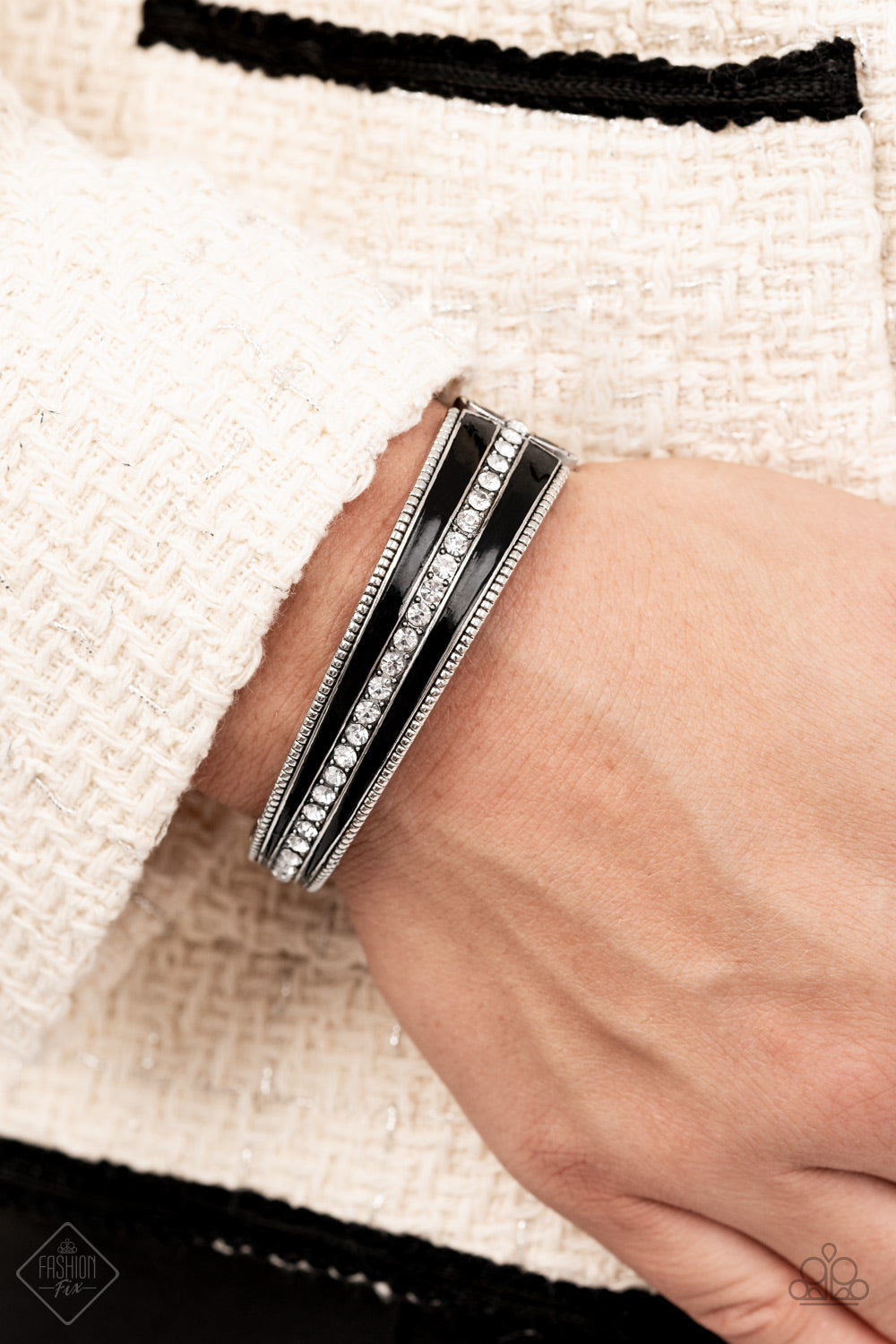 Paparazzi Exquisitely Empirical Fashion Fix - Black Bracelet - Pusher P