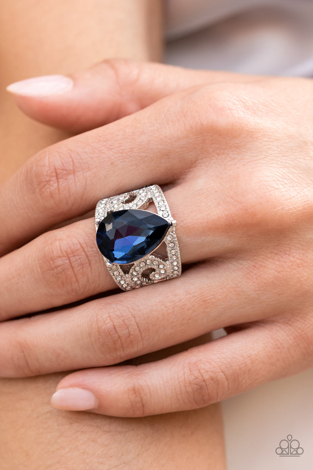 Paparazzi Kinda a Big Deal - Blue Ring - Pusher P