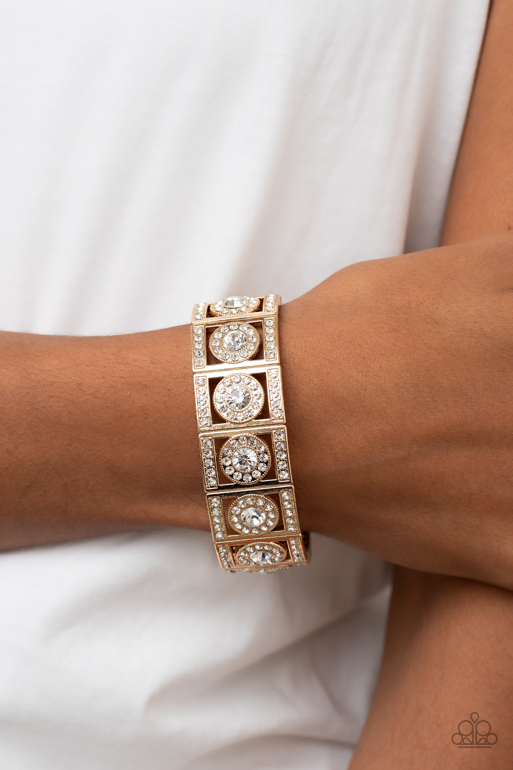 Paparazzi Ultra Upscale - Gold Bracelet - Pusher P