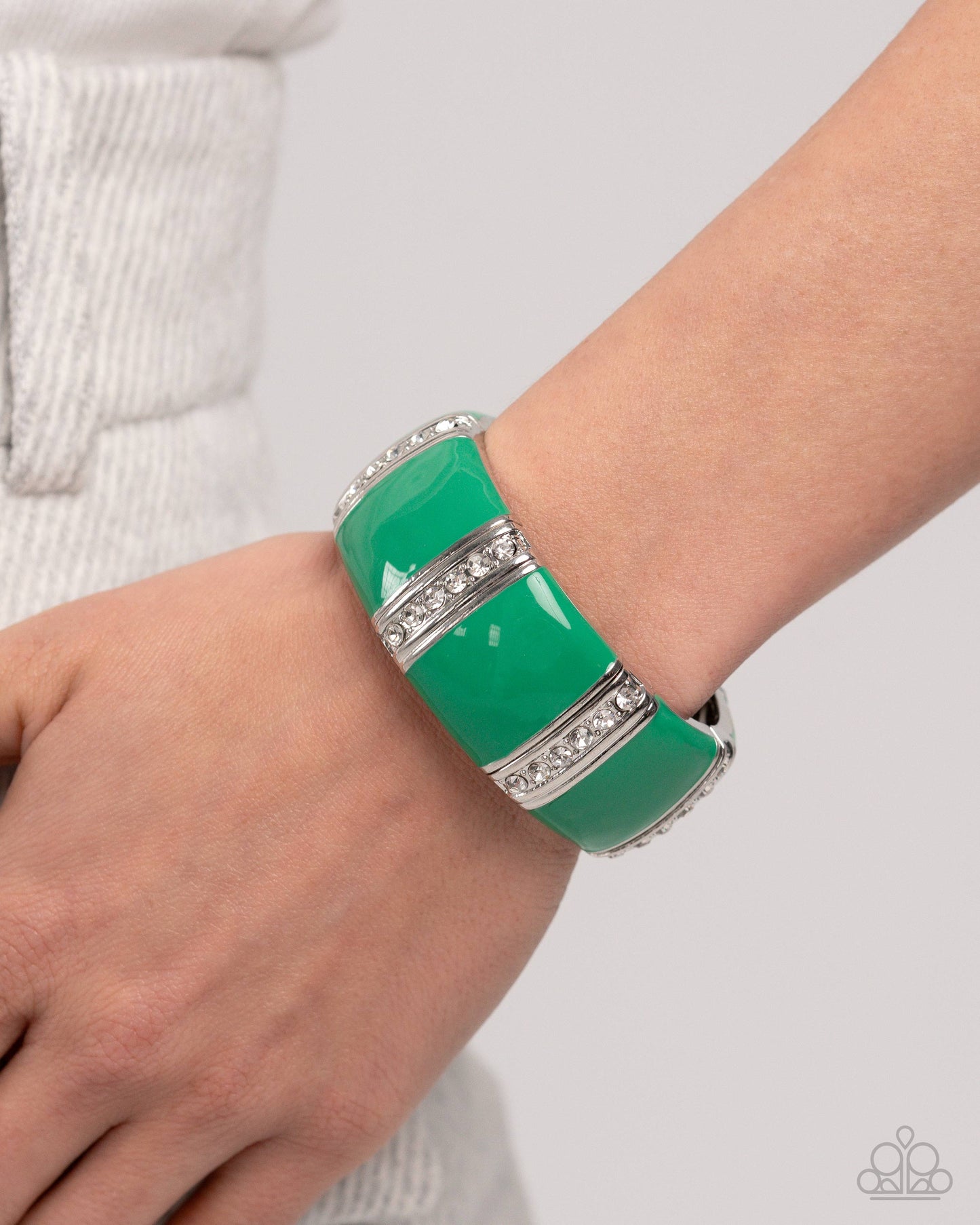 Fashionable Fringe Necklace & Colored Cameo Bracelet - Green Set 2 Pieces