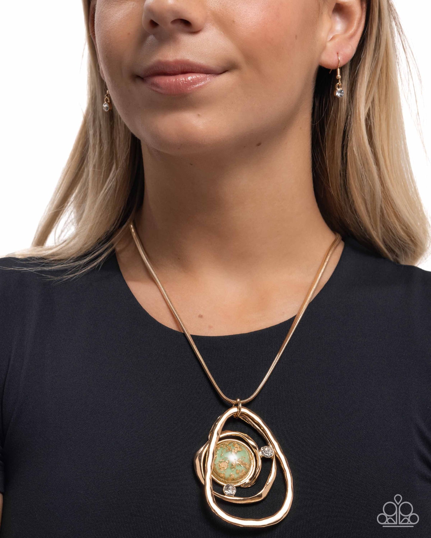 Abstract Advance - Green Necklace - Gold | Paparazzi Accessories