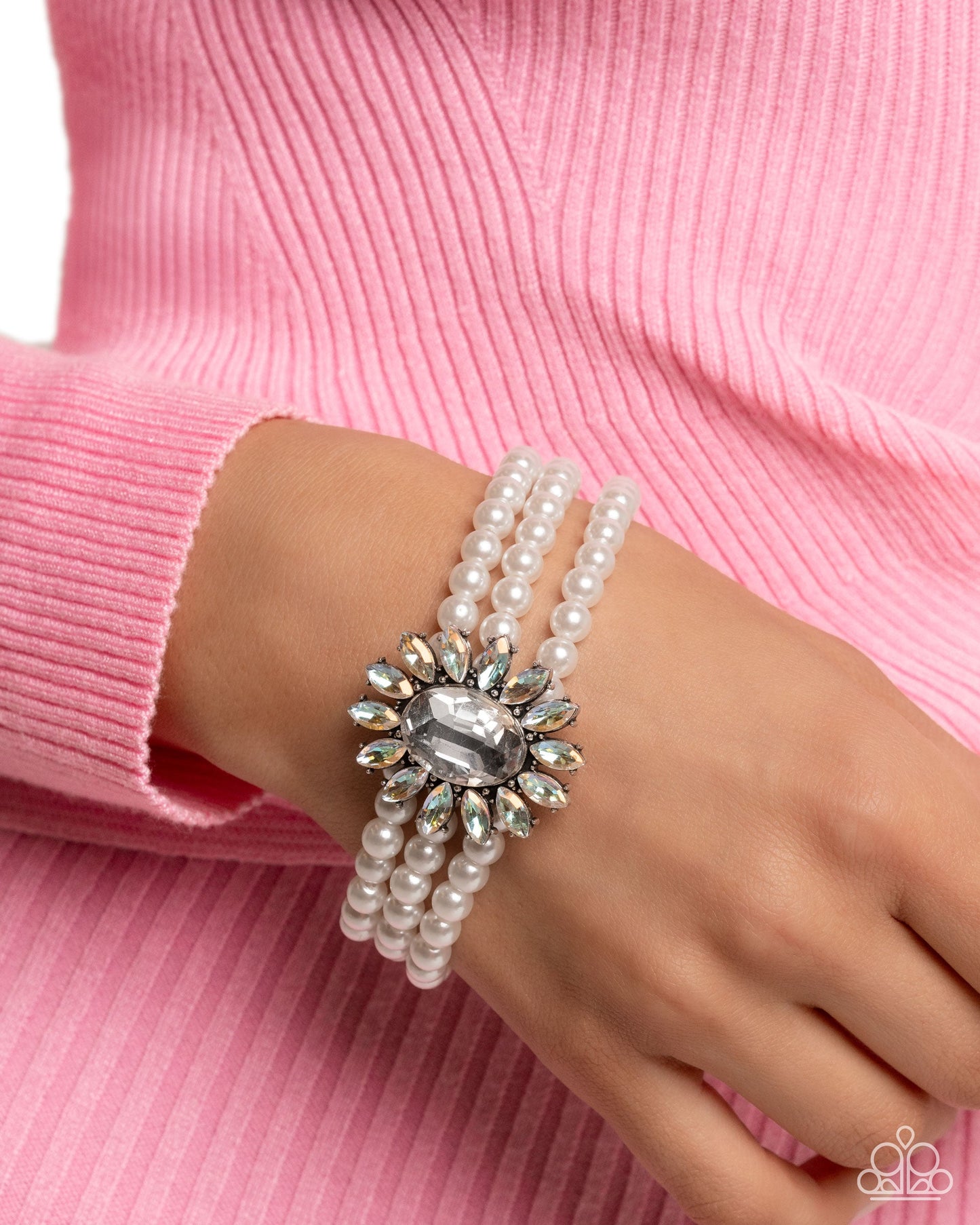 Conscious Chic - Opulent Observation & Perceptive Pearls - White Necklace & Bracelet 2 Piece Set - Complete Look