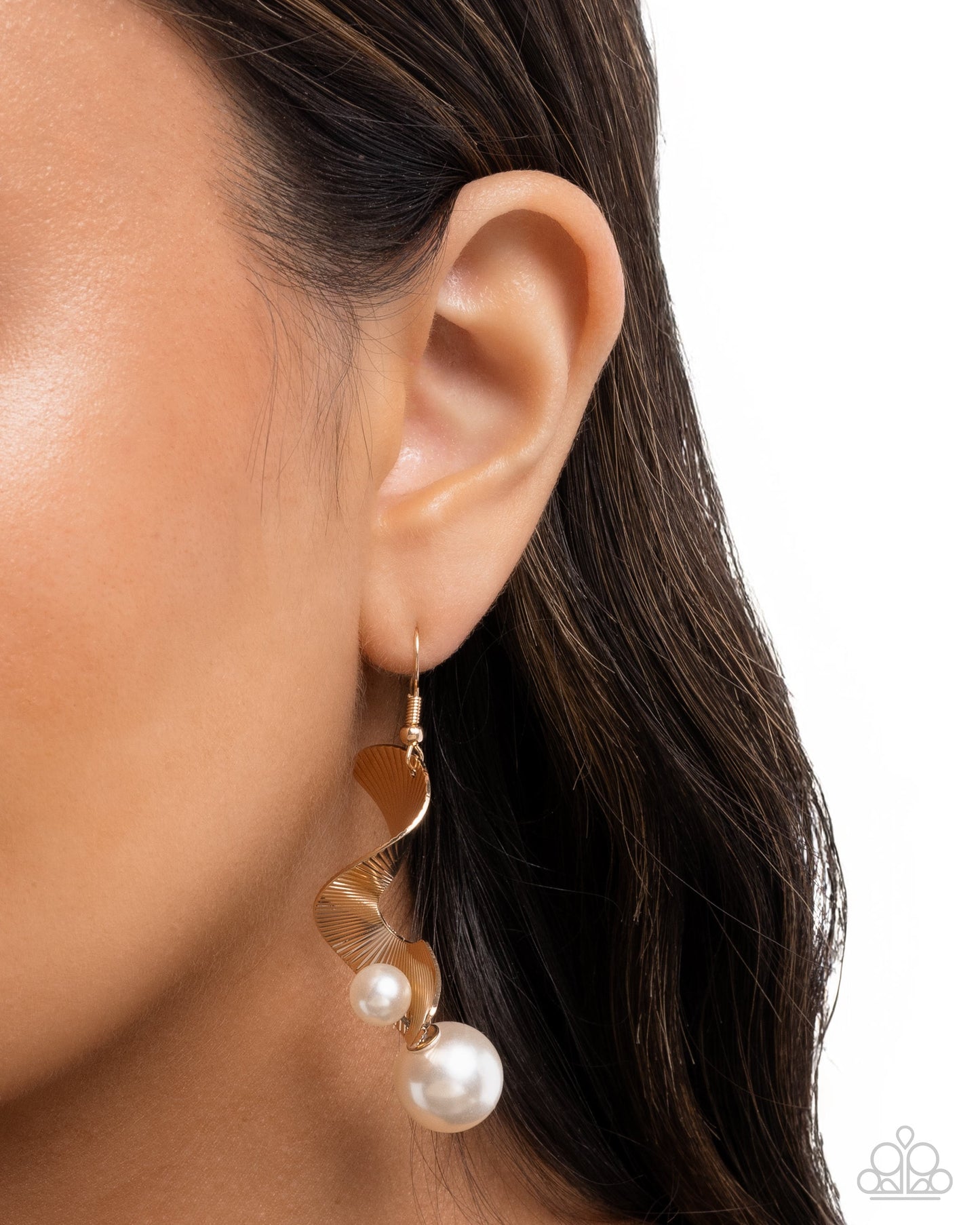 Curator Chic - Gold Earrings