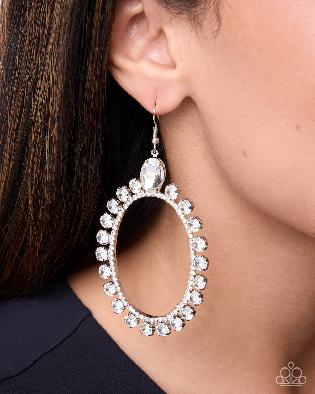 Portrait of a Queen - White | Paparazzi Accessories