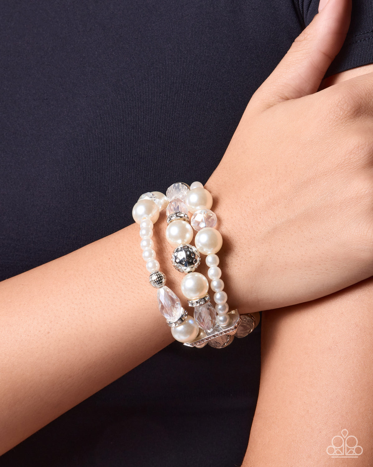 Operatic Opening - White | Paparazzi Accessories