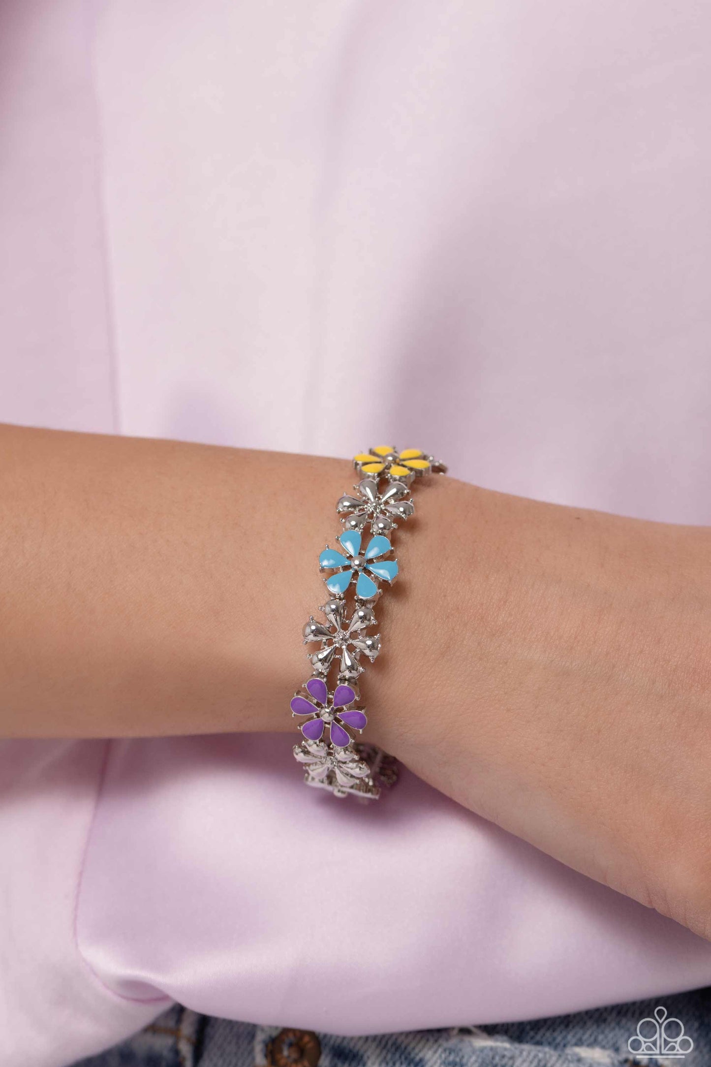2 Piece Jewelry Set - Floral Fever - Multi Flower Necklace & Floral Flair - Multi Flower Bracelet