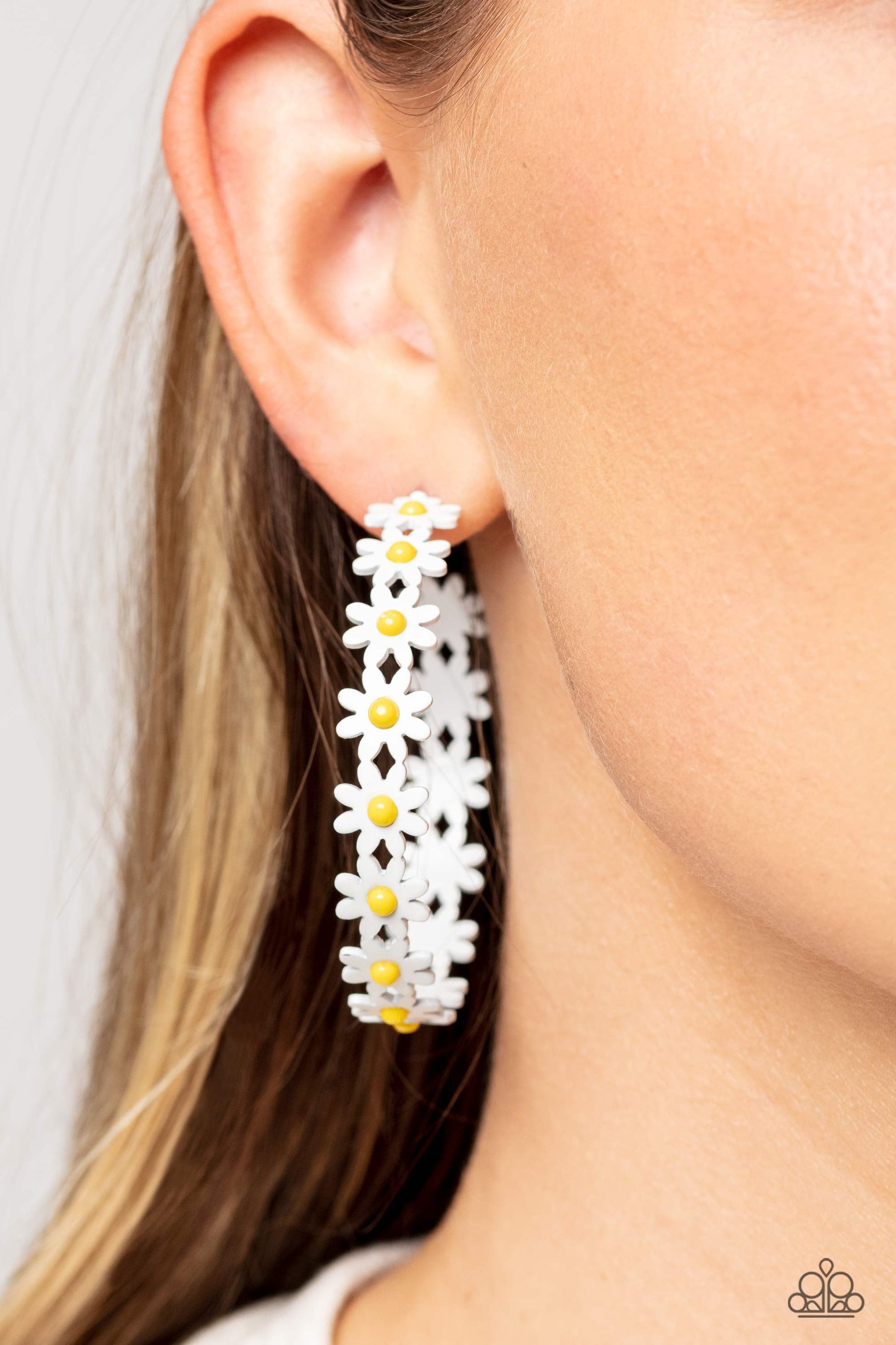 Paparazzi Daisy Disposition - White Earrings -Paparazzi Jewelry Images