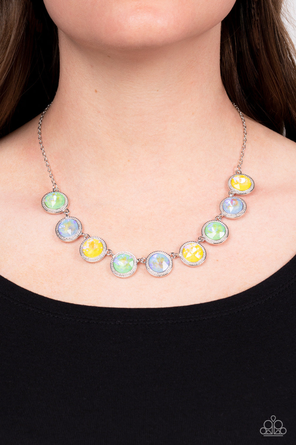 Paparazzi Queen of the Cosmos - Green Necklace -Paparazzi Jewelry Images