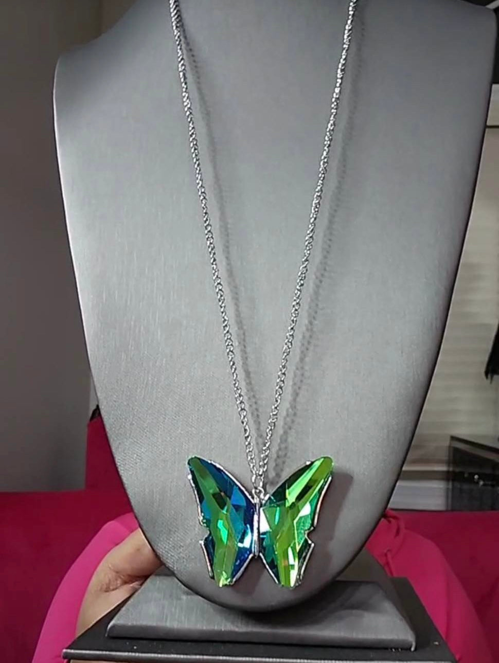 The Social Butterfly Effect - Green Necklace - Life of the Party Pink Diamond Exclusive