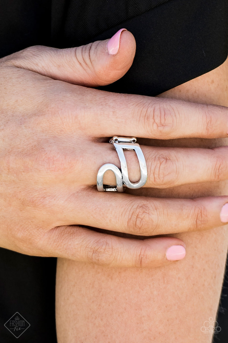 PAPARAZZI REALLY RETRO SILVER RING - Pusher P
