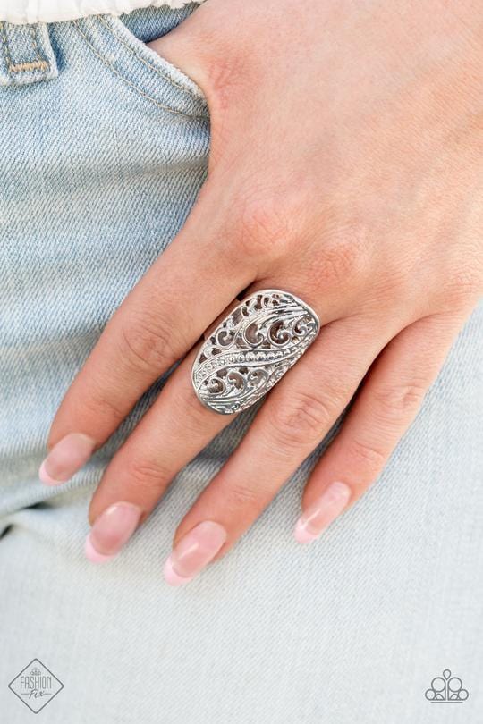 Paparazzi Accessories: August 2021 Fashion Fix Set - Glimpses of Malibu - Pusher P