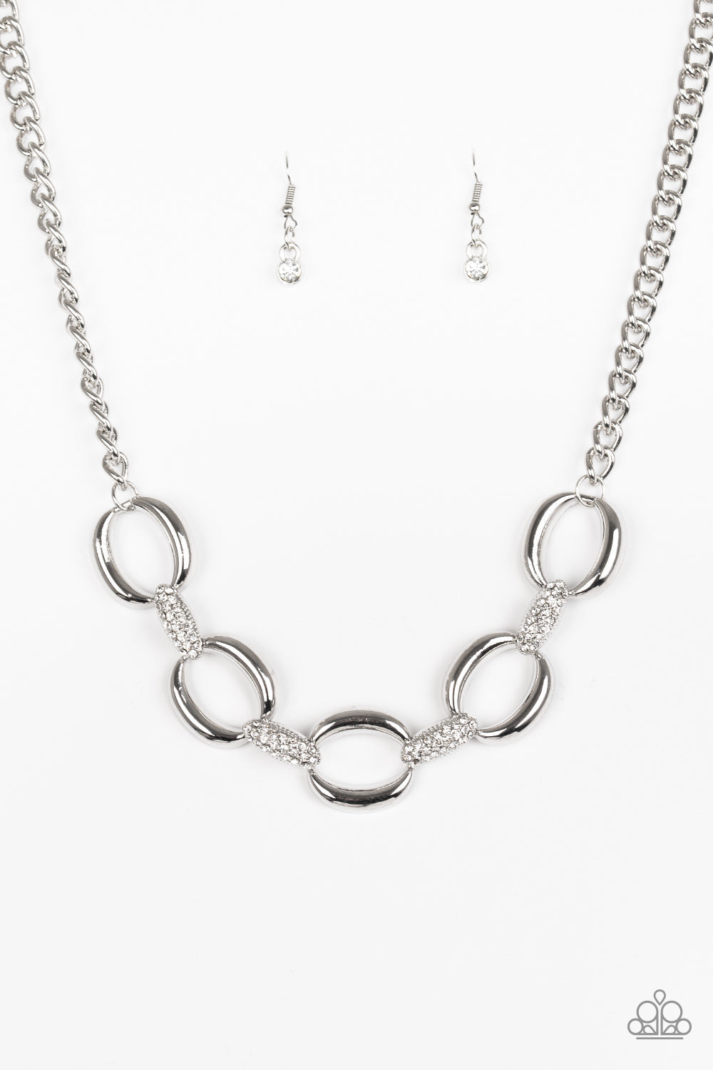 PAPARAZZI BOSS BOULEVARD WHITE NECKLACE - Pusher P