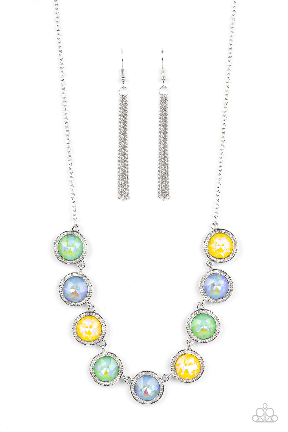 Paparazzi Queen of the Cosmos - Green Necklace -Paparazzi Jewelry Images