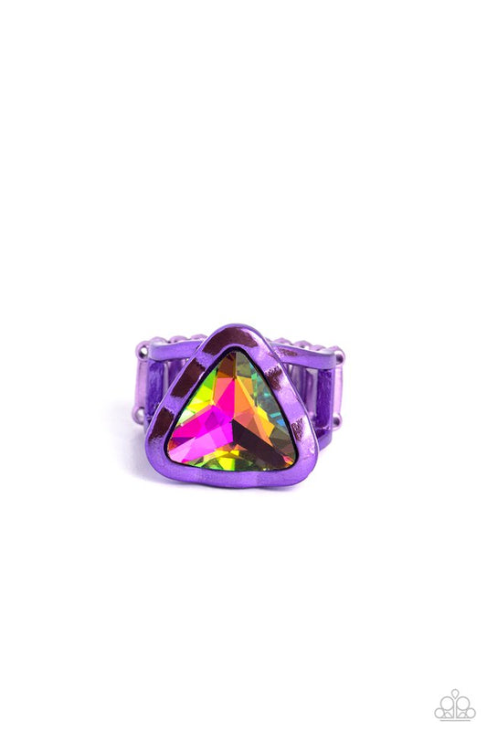 https://www.afinishingtouchjewelry.com/products/paparazzi-triangle-tyrant-purple-oil-spill-ring?utm_content=ios&utm_medium=product-links&utm_source=copyToPasteboard