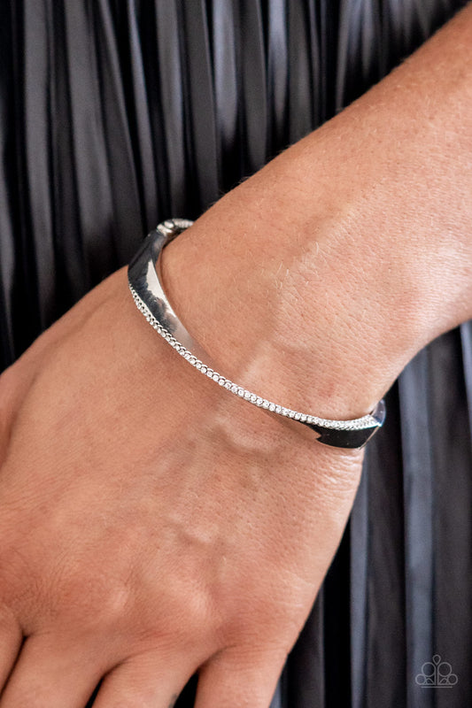 2pc set: Encrusted Elegance - White Necklace & Artistically Adorned - White Bracelet