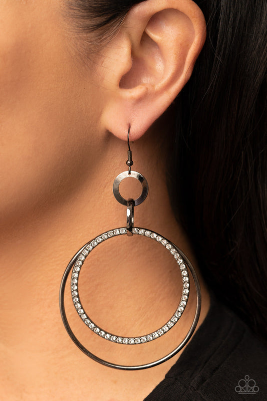 Paparazzi Haute Hysteria - Black Earrings