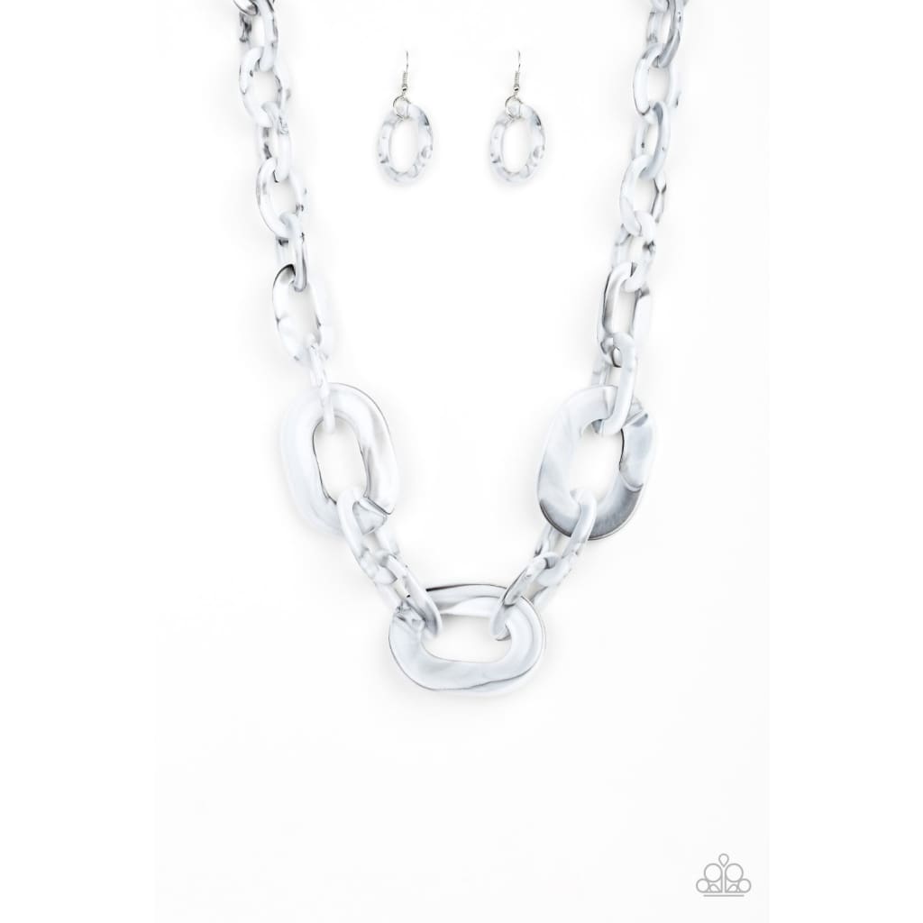 Paparazzi All In-VINCIBLE - Silver Necklace