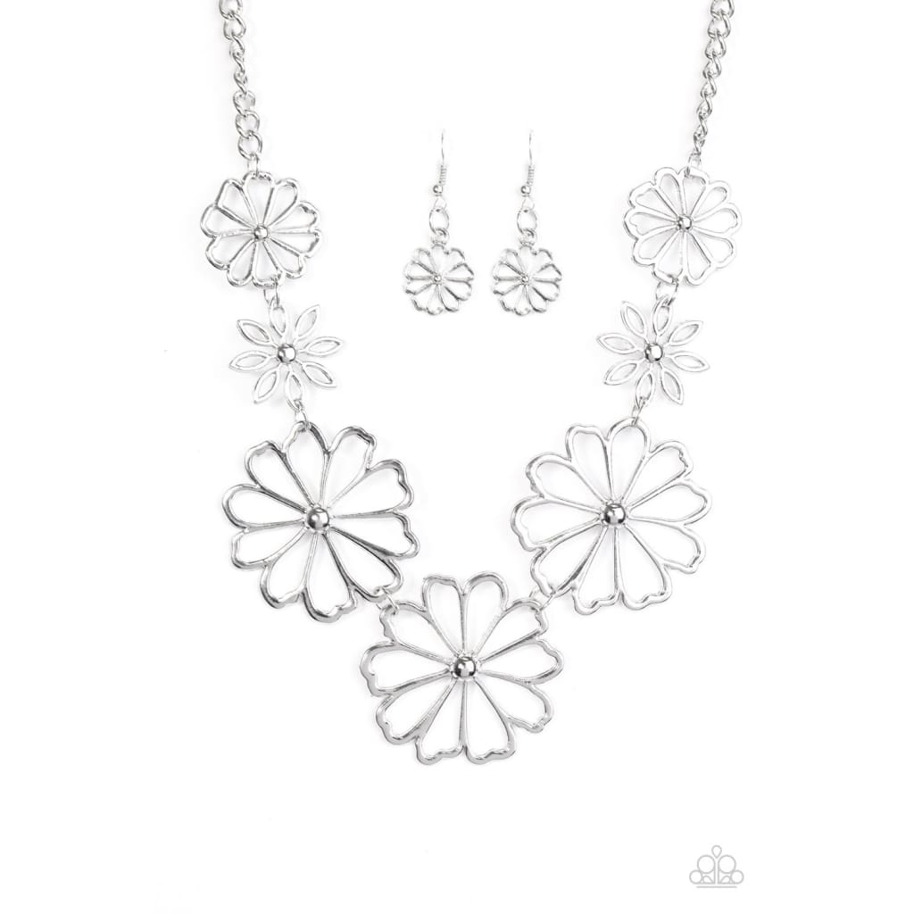Paparazzi Blooming With Beauty - Silver