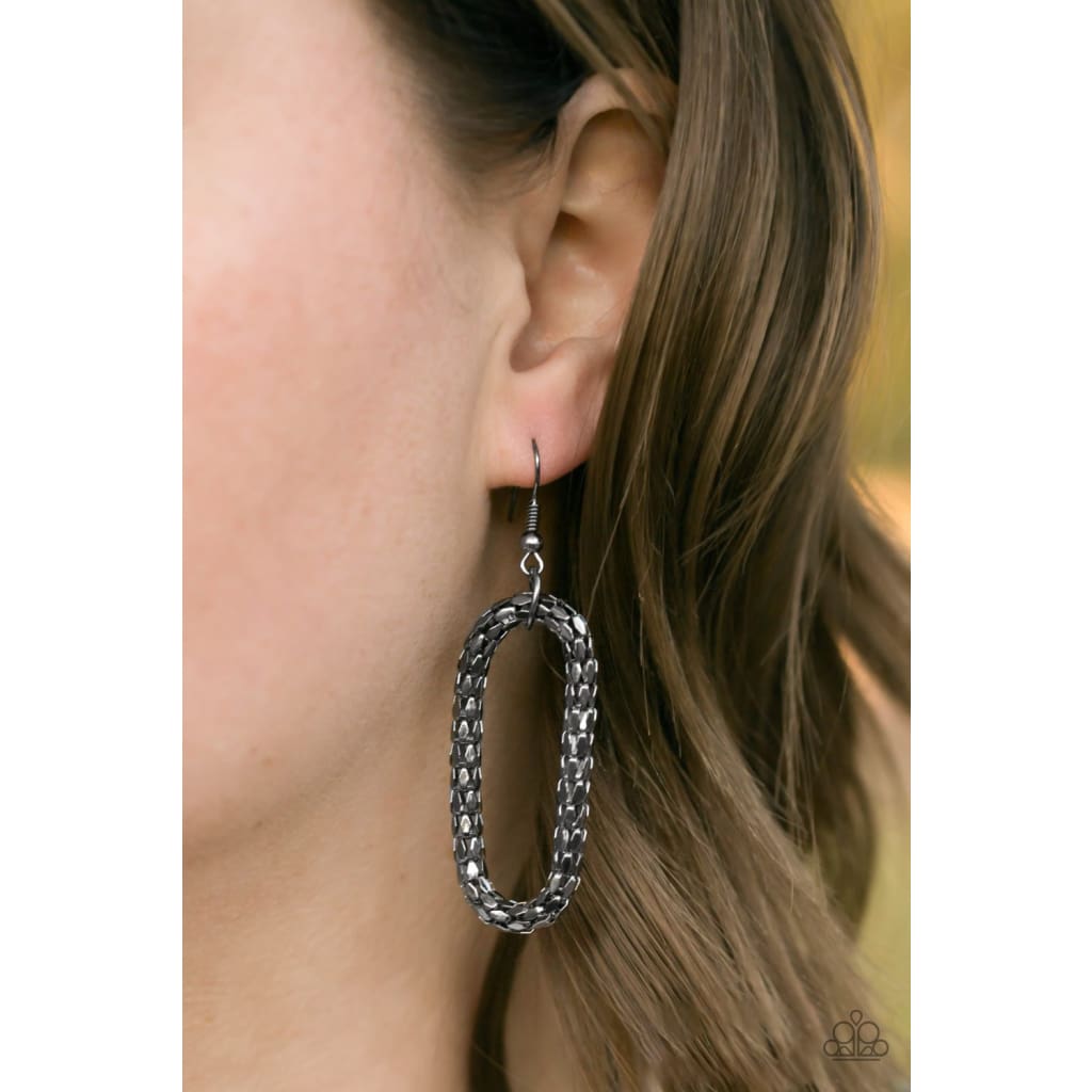 Paparazzi Boom Boom Knock You Out! - Black/Gunmetal