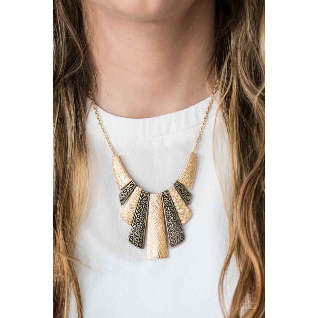 Paparazzi Cave Girl Grotto - Gold