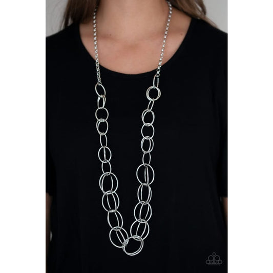 Paparazzi Elegantly Ensnared - Silver