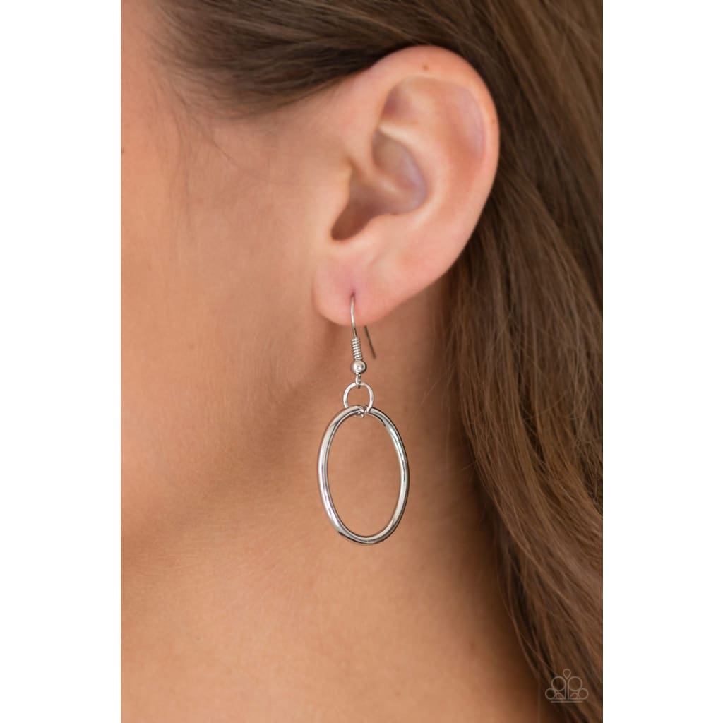Paparazzi Elegantly Ensnared - Silver