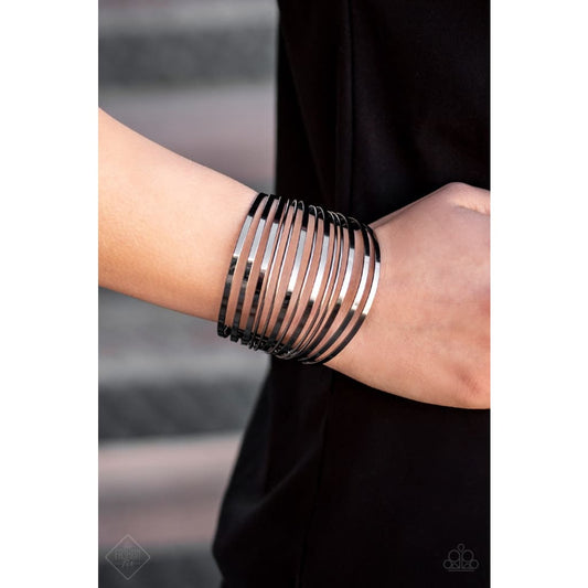 Paparazzi Front Line Shine - Black/Gunmetal