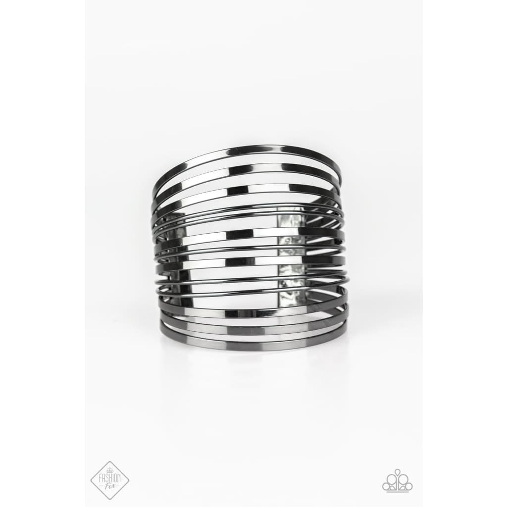 Paparazzi Front Line Shine - Black/Gunmetal