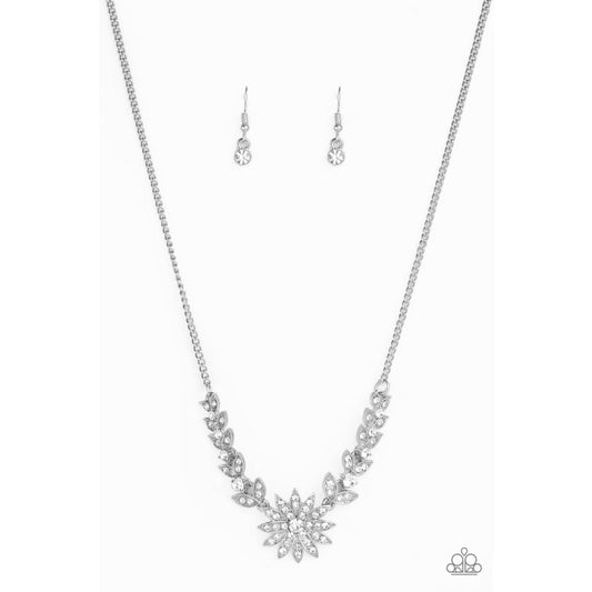 Paparazzi Garden Glamour - White