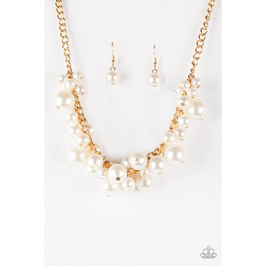 Paparazzi Glam Queen - Gold Pearl Necklace
