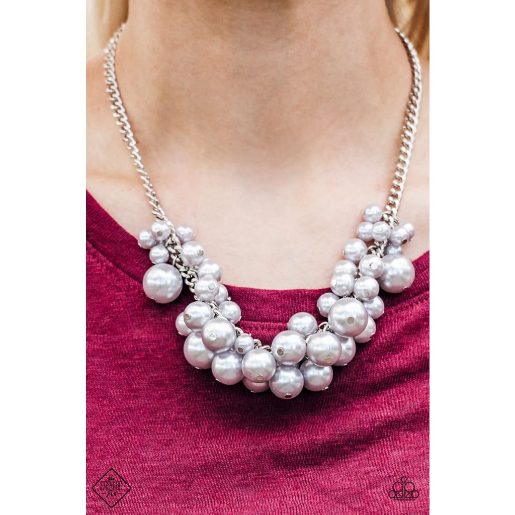 Paparazzi Glam Queen - Silver