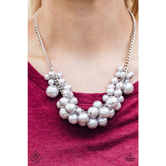Paparazzi Glam Queen - Silver