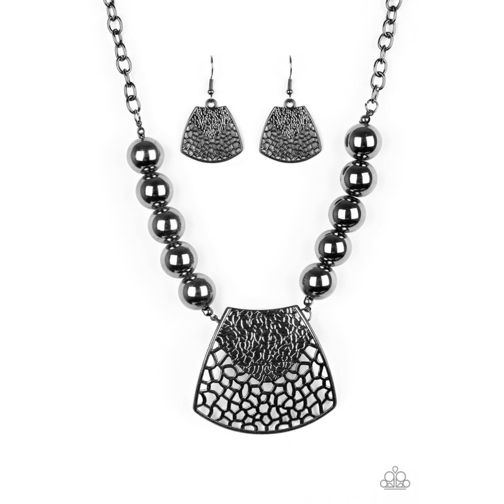 Paparazzi Large and In Charge - Black/Gunmetal