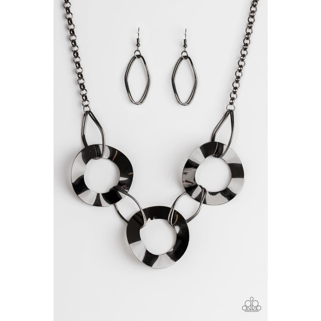 Paparazzi Modern Mechanics - Black Necklace