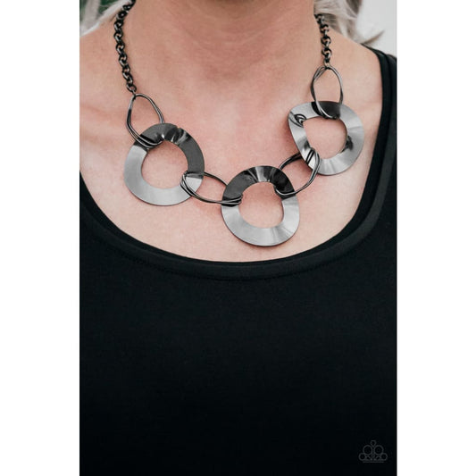 Paparazzi Modern Mechanics - Black Necklace