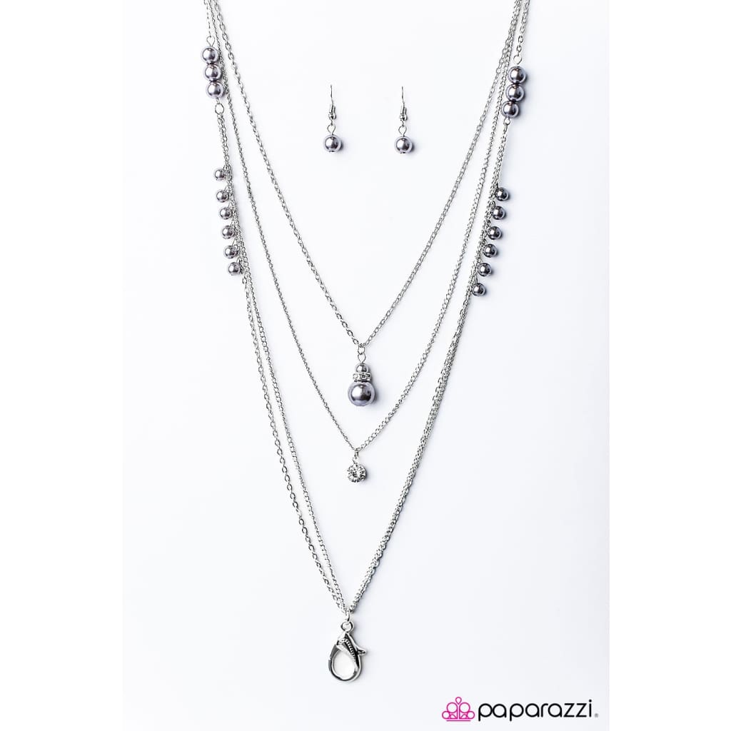 Paparazzi Pearl Cadence - Silver