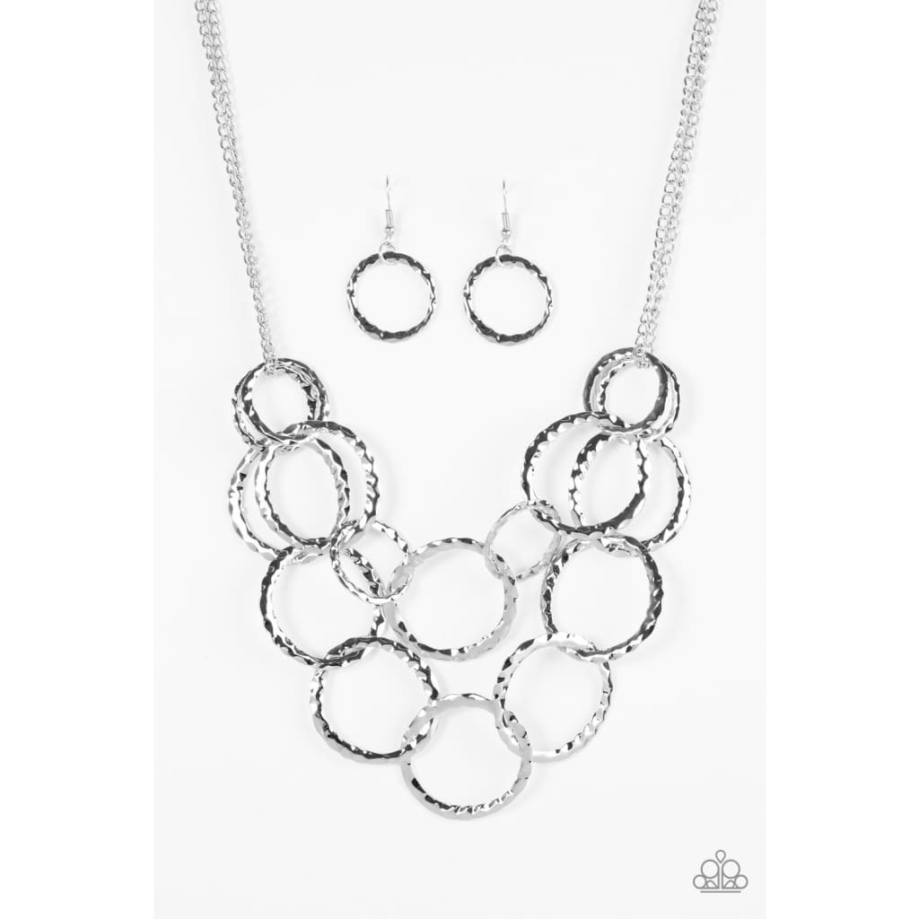Paparazzi Radiant Ringmaster - Silver Necklace