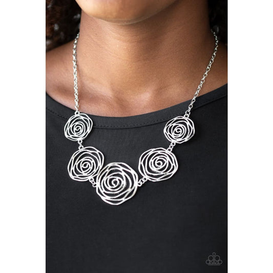 Paparazzi Rosy Rosette - Silver