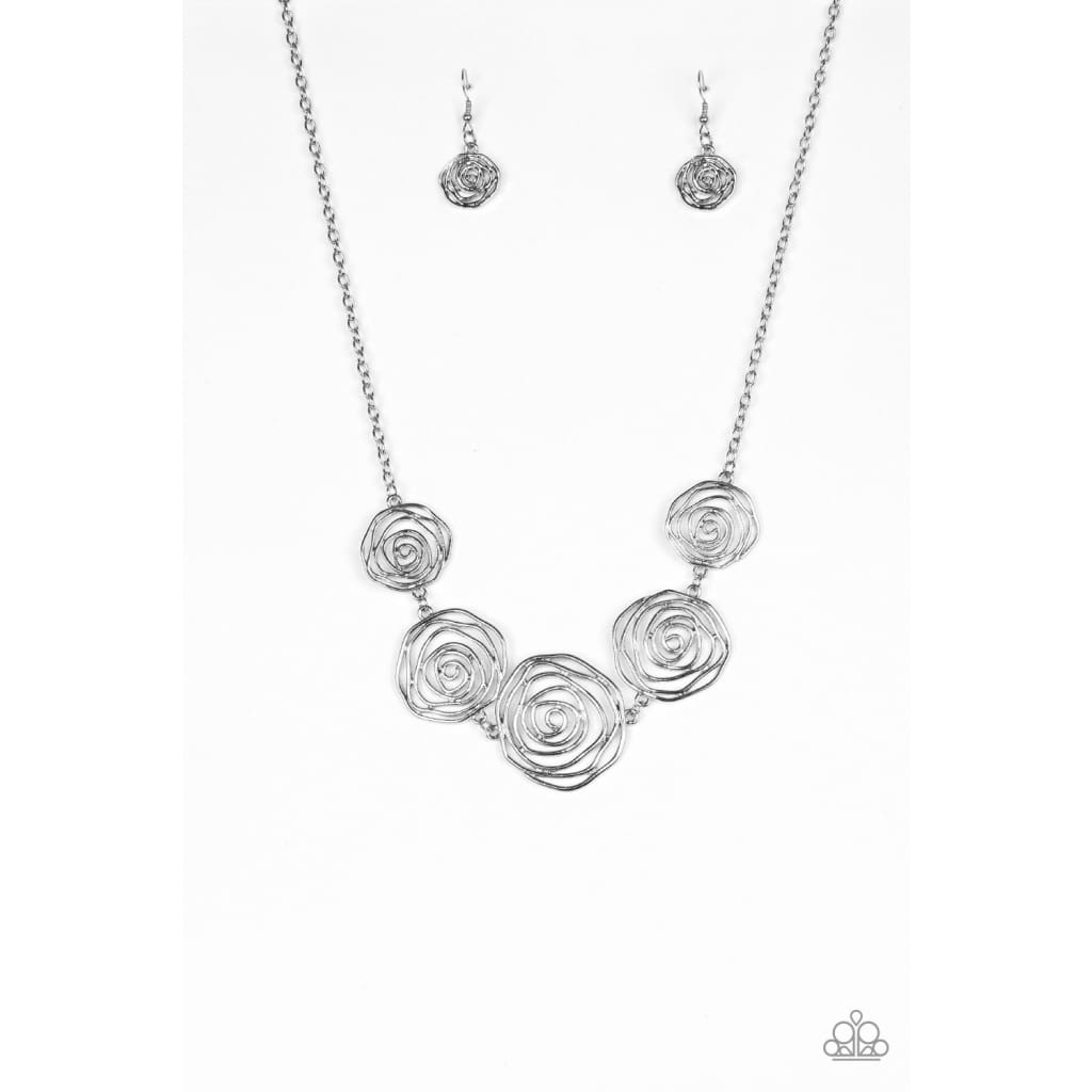 Paparazzi Rosy Rosette - Silver