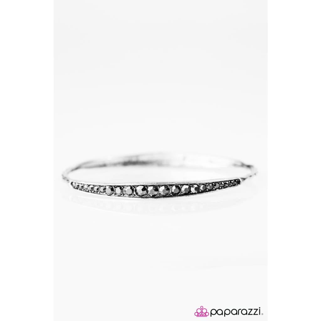 Paparazzi Rub Some GLITTER On It - Silver