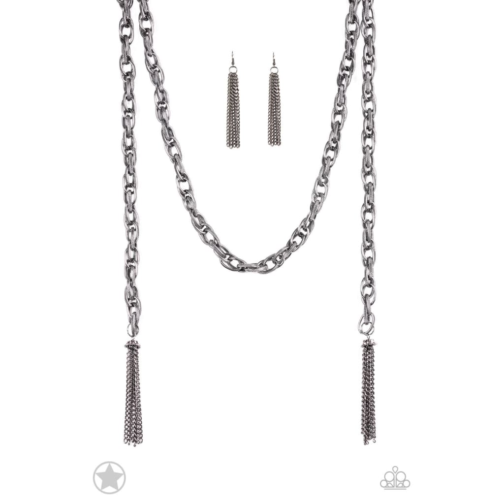 Paparazzi SCARFed for Attention - Gunmetal