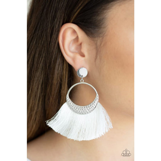 Paparazzi Spartan Spirit - White
