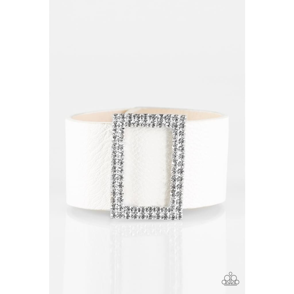 Paparazzi STUNNING For You - White
