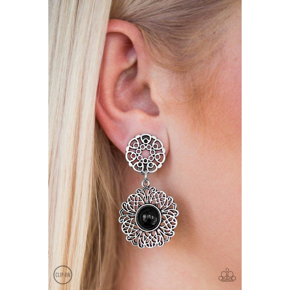 Paparazzi Venetian Veranda - Black Clip-On